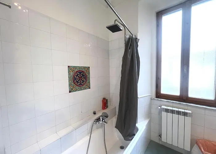 Bilocale Zona Piramide Διαμέρισμα